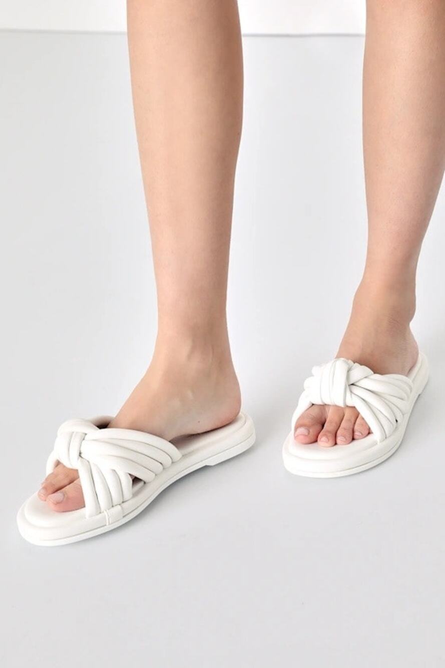 SEYCHELLES Almost New $109 White "Simply the Best" Knotted Slide Sandals Sze 8.5